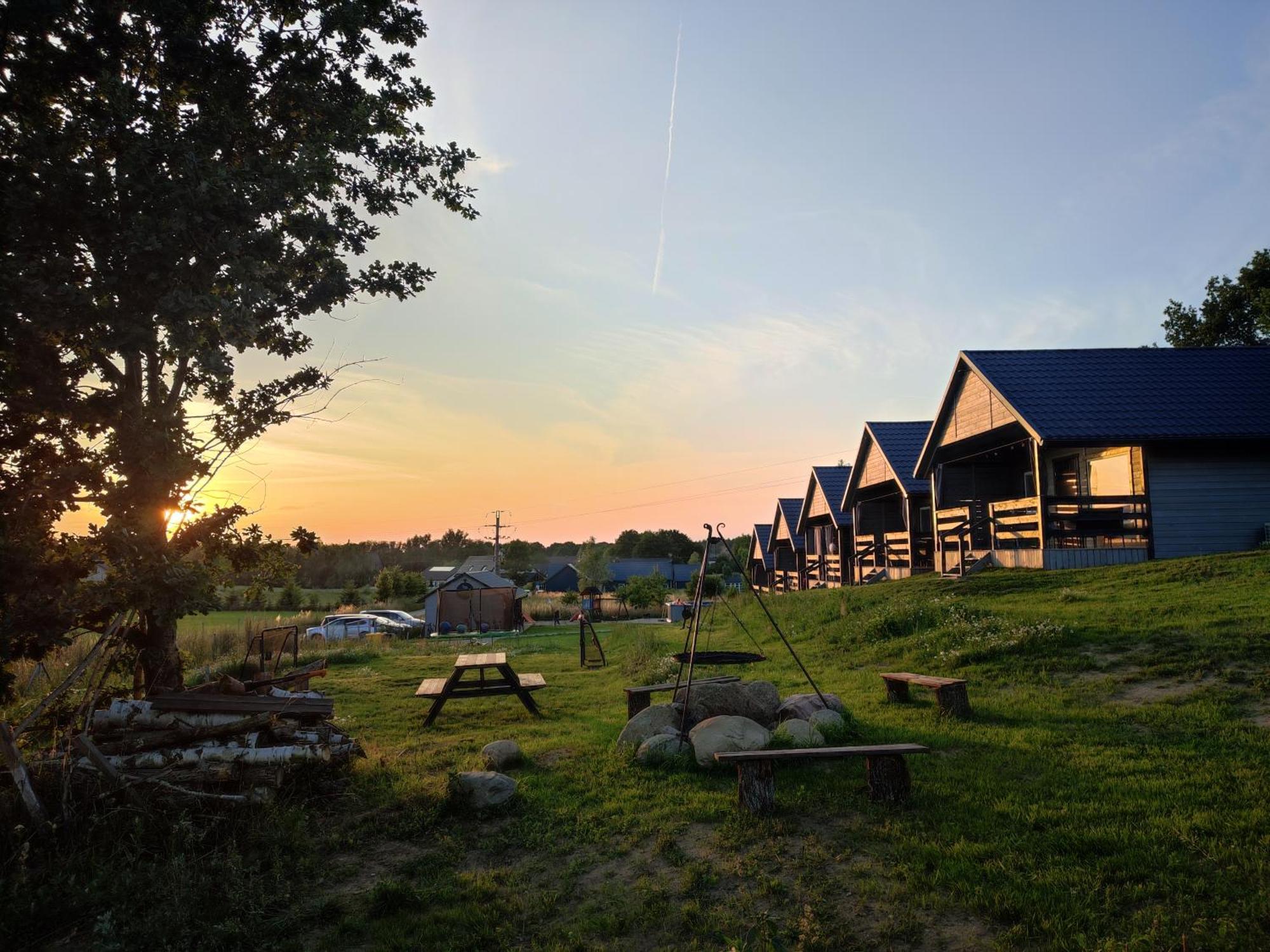 Widoki Rusinowo Domki Letniskowe Exterior foto